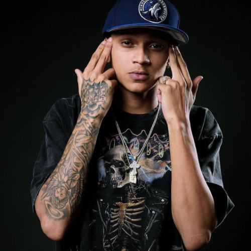 Ezzy R