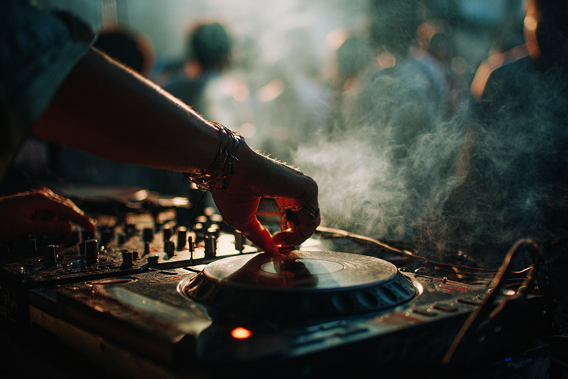 dj in Bordeaux