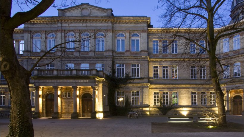 Interdisziplinäres Opernprojekt „Seven" & „Les Mamelles de Tirésias"