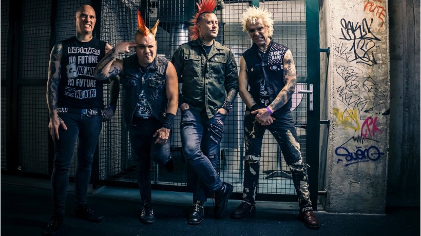 THE CASUALTIES