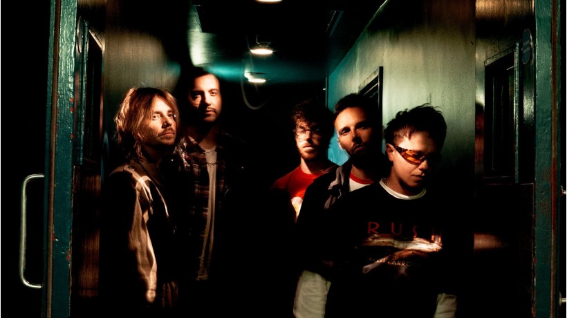 Nothing But Thieves: THE STRAY DOGS WORLD TOUR