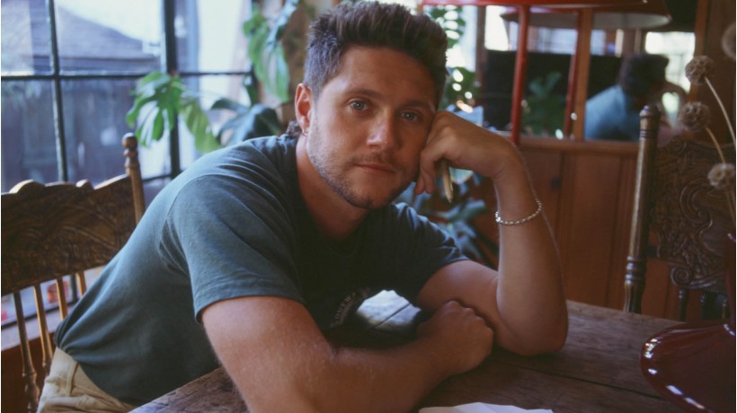 Niall Horan | Vinyl Room Upgrade (EVENT TICKET NOT INCLUDED)