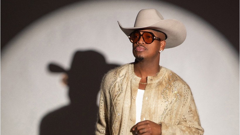 NE-YO & AKON | Vinyl Room Upgrade (concert ticket not included)