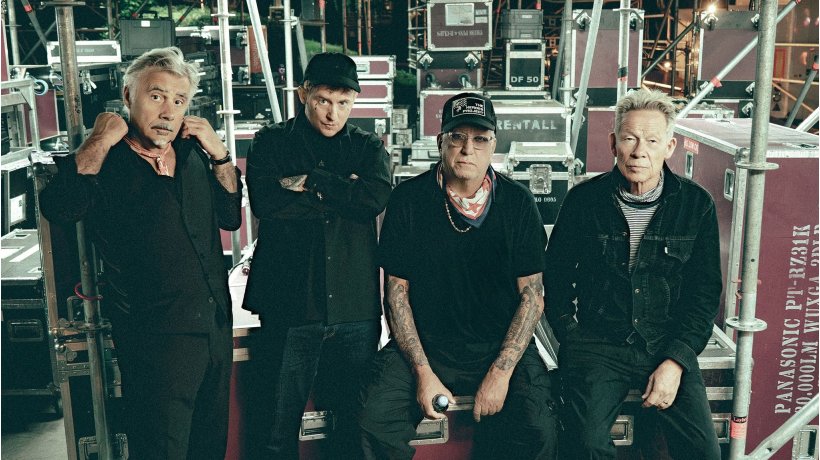 Sex Pistols (Steve Jones, Paul Cook, Glen Matlock) featuring Frank Carter