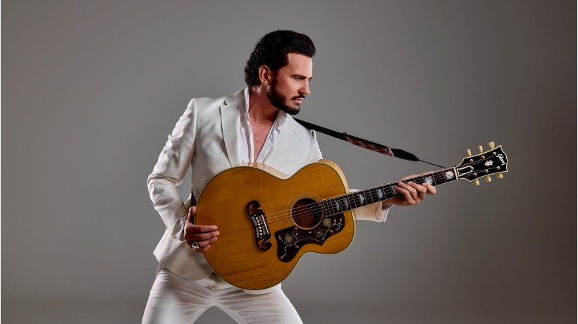 Bouke with Symphonic Orchestra | Comfort Seats