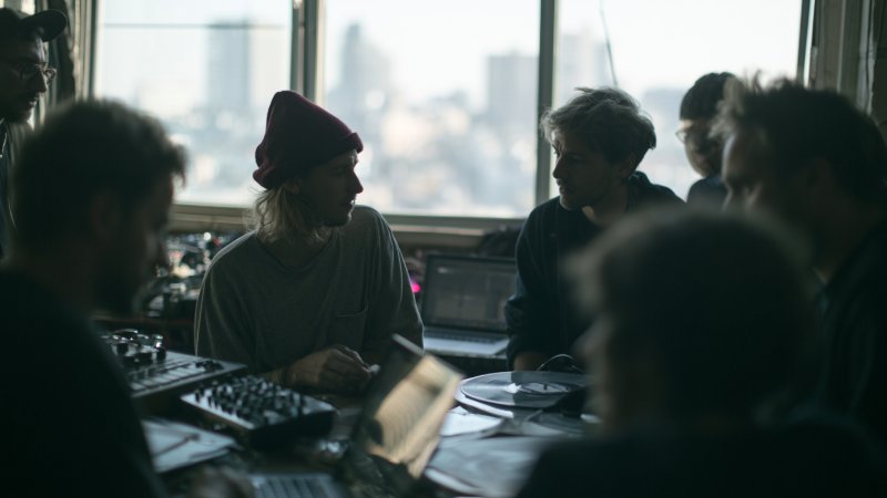 Comment rejoindre un collectif musical quand on débute : guide pratique