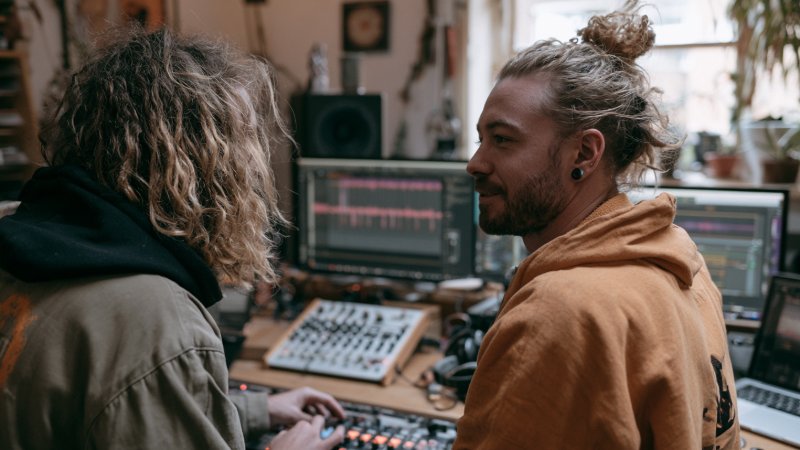 Le syndrome du dossier « tracks finales » jamais terminées : comment dépasser le blocage en musique collaborative